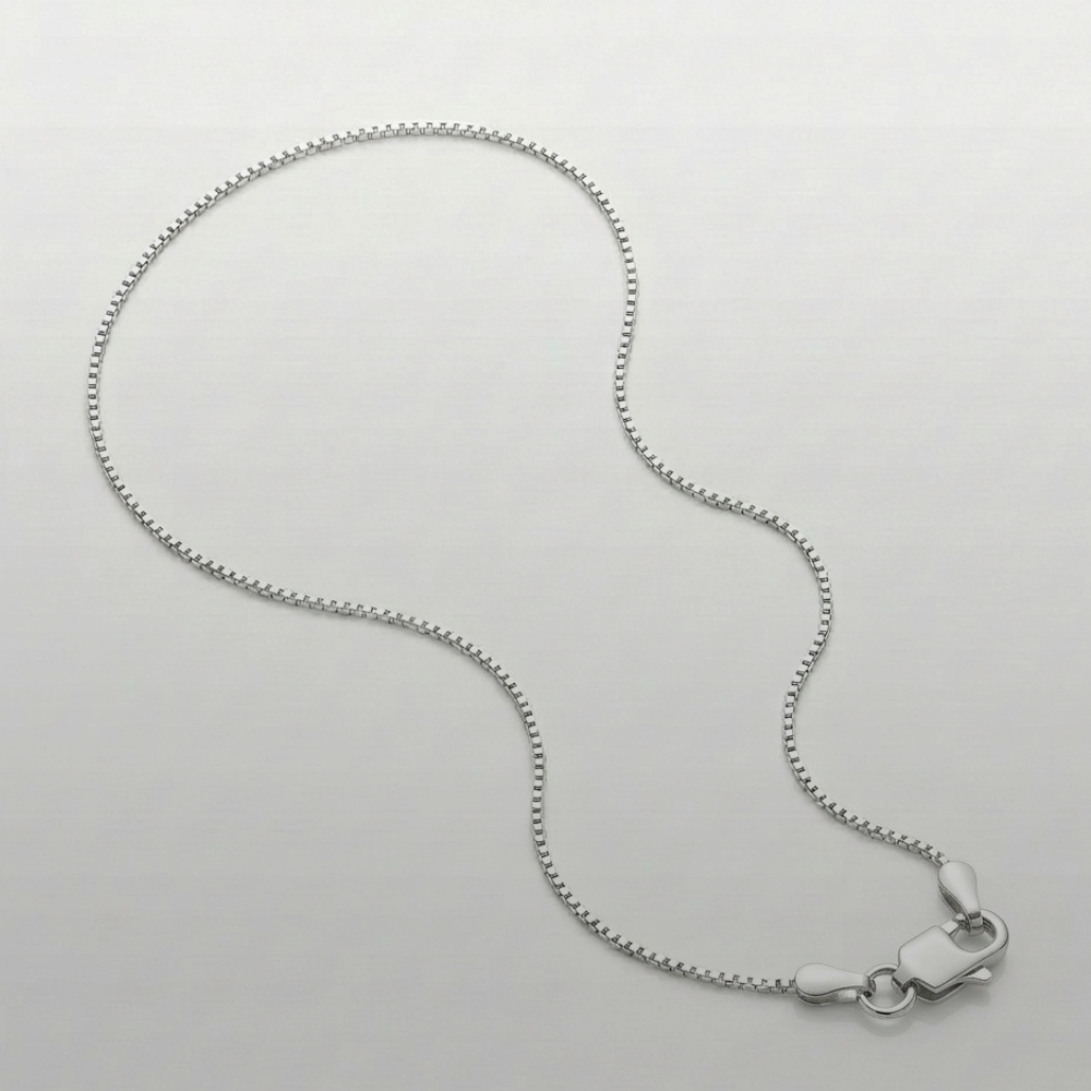 BOX CHAIN NECKLACE IN SILVER