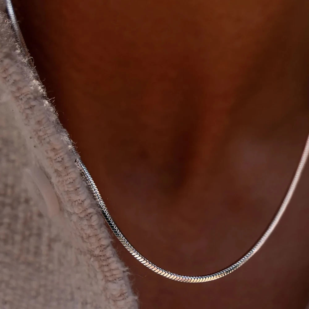MINIMAL CHAIN NECKLACE