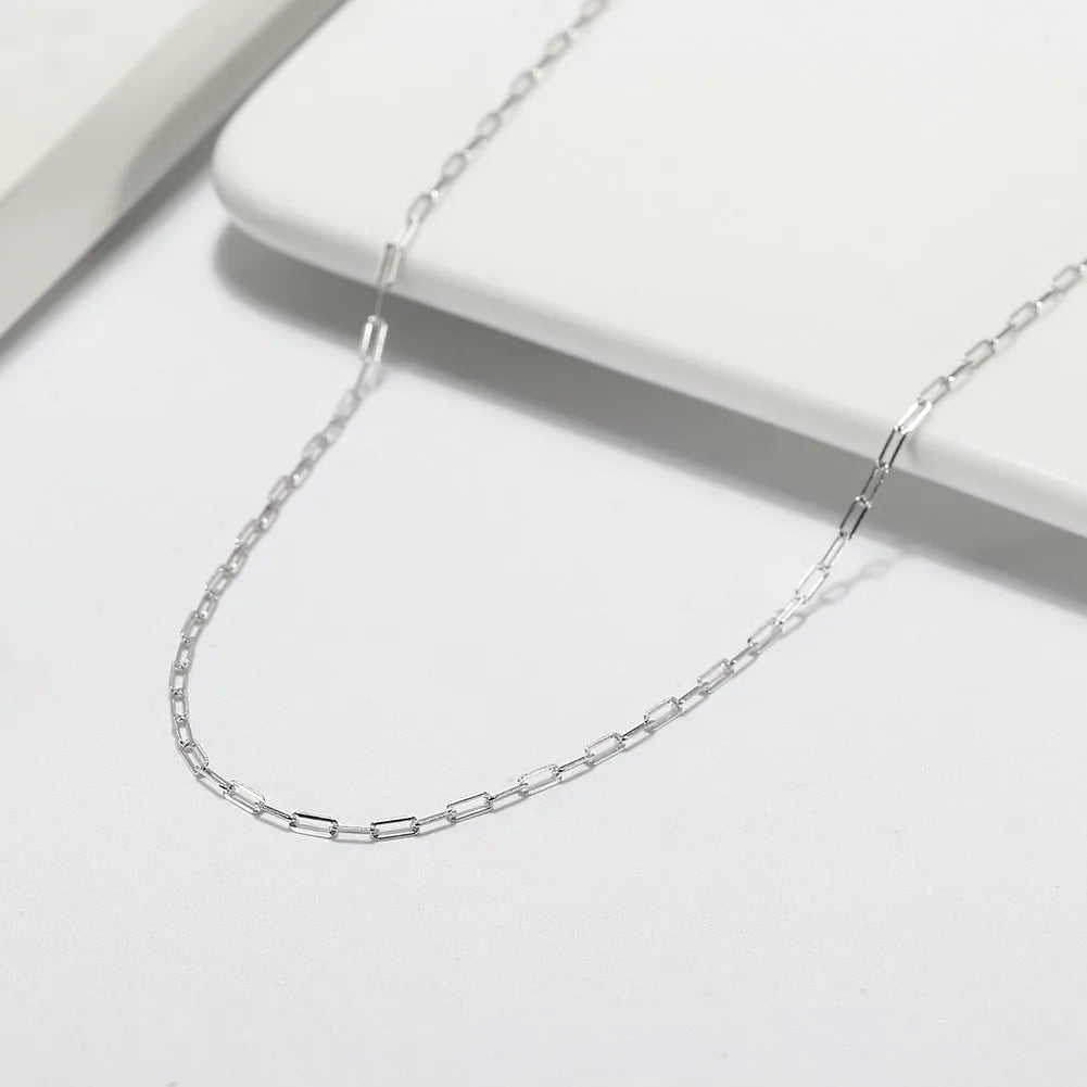 PAPERCLIP CHAIN NECKLACE IN SILVER