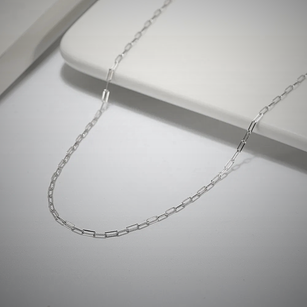 PAPERCLIP CHAIN NECKLACE IN SILVER